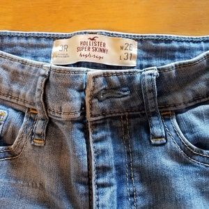 Hollister High Rise Super Skinny Size 3/26